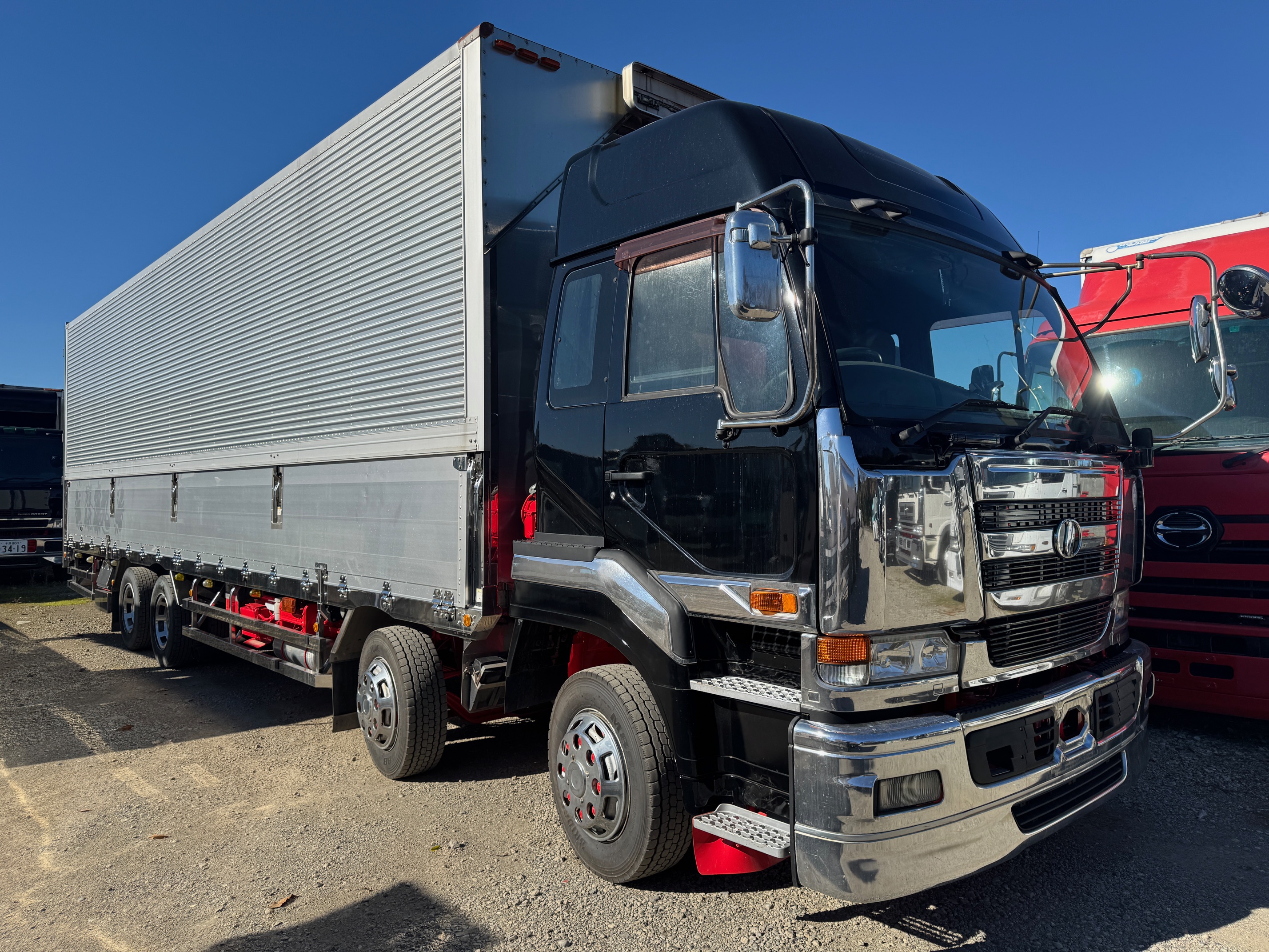 日産UDビックサム★ビックサム　★V8　★エアサス　★7速マニュアル　★ハイルーフ　