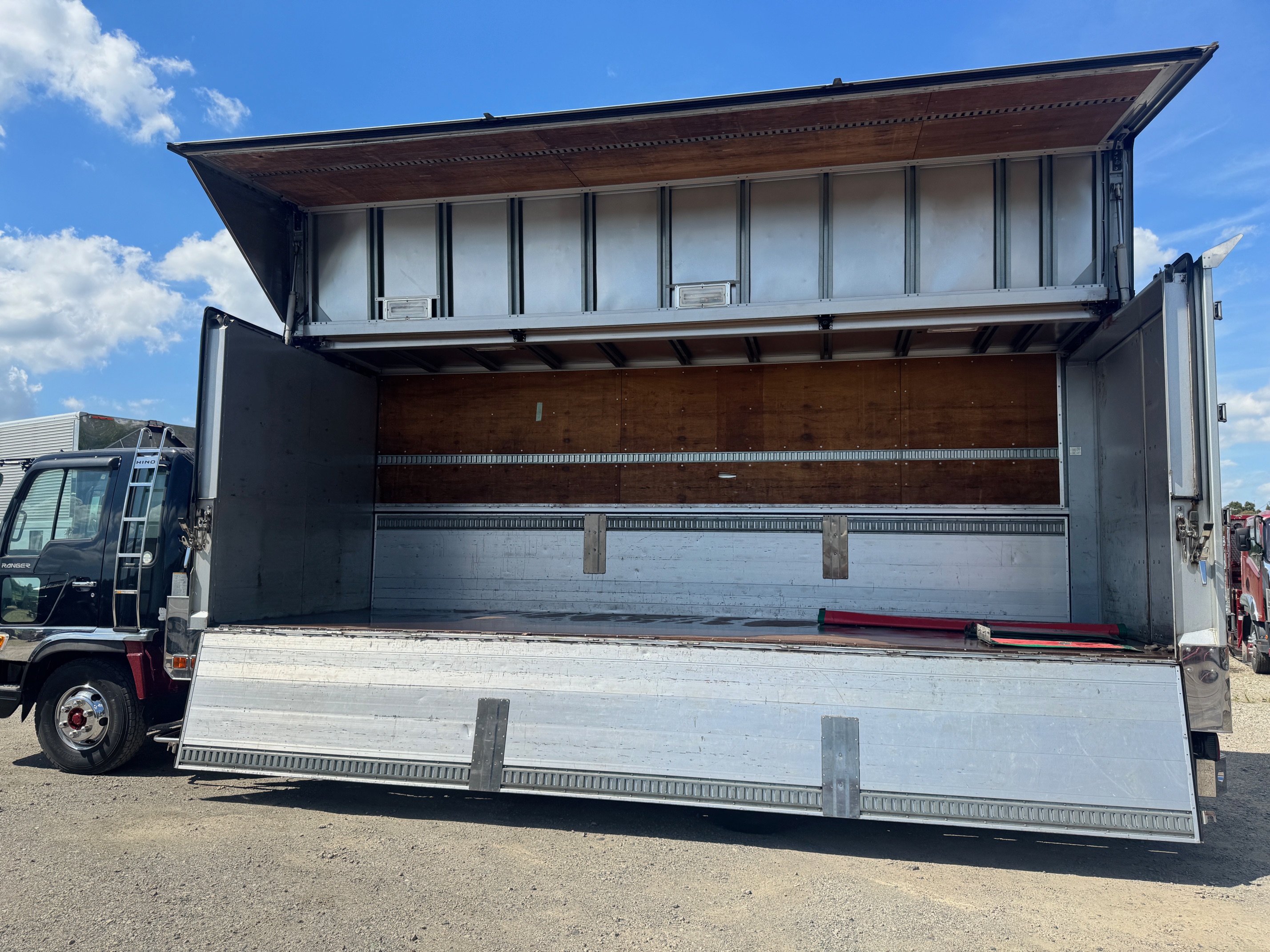 日野ライジングレンジャー