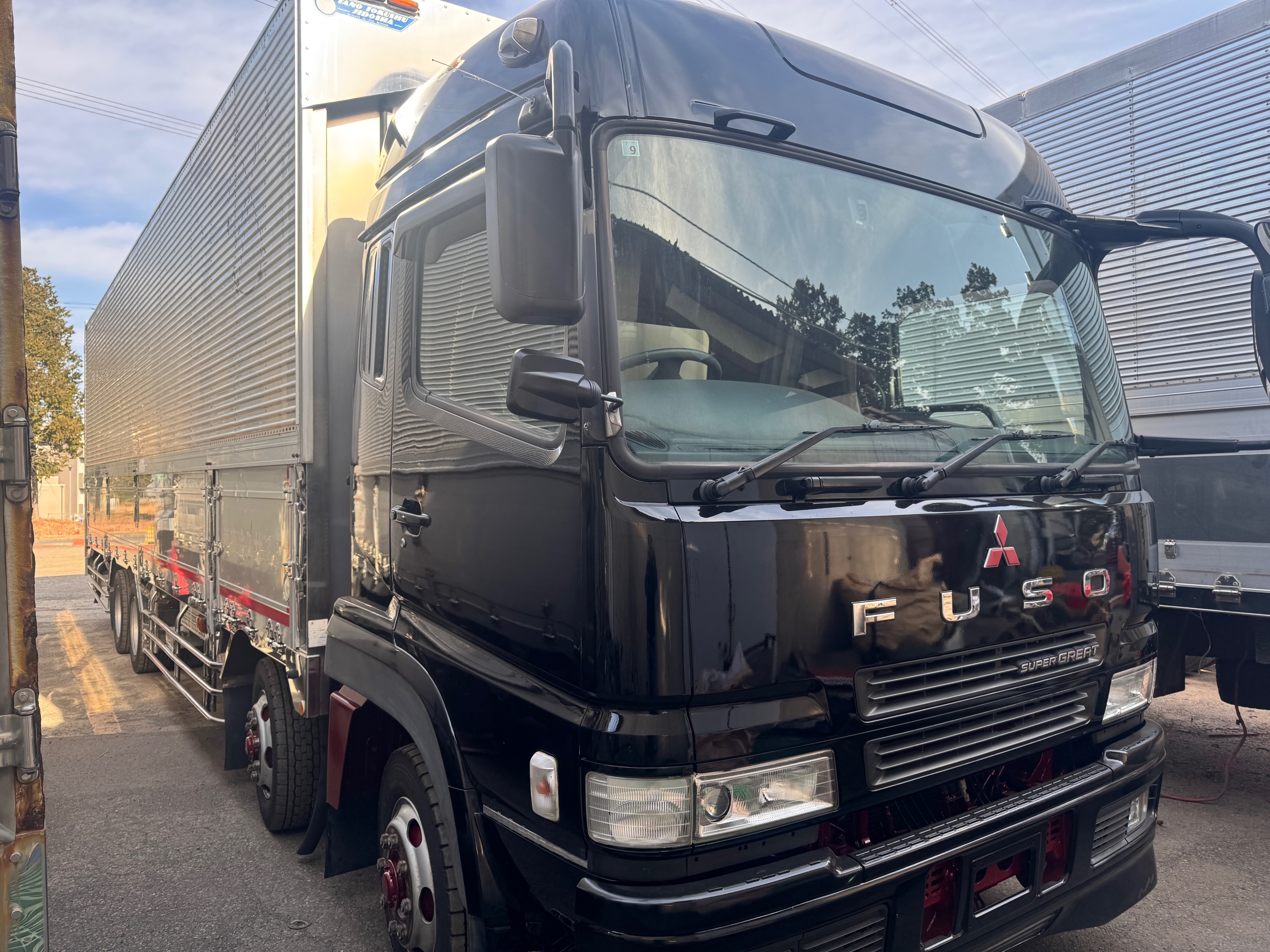 三菱ふそうスーパーグレート★総輪エアサス　★ハイルーフ　★スス焼き無し