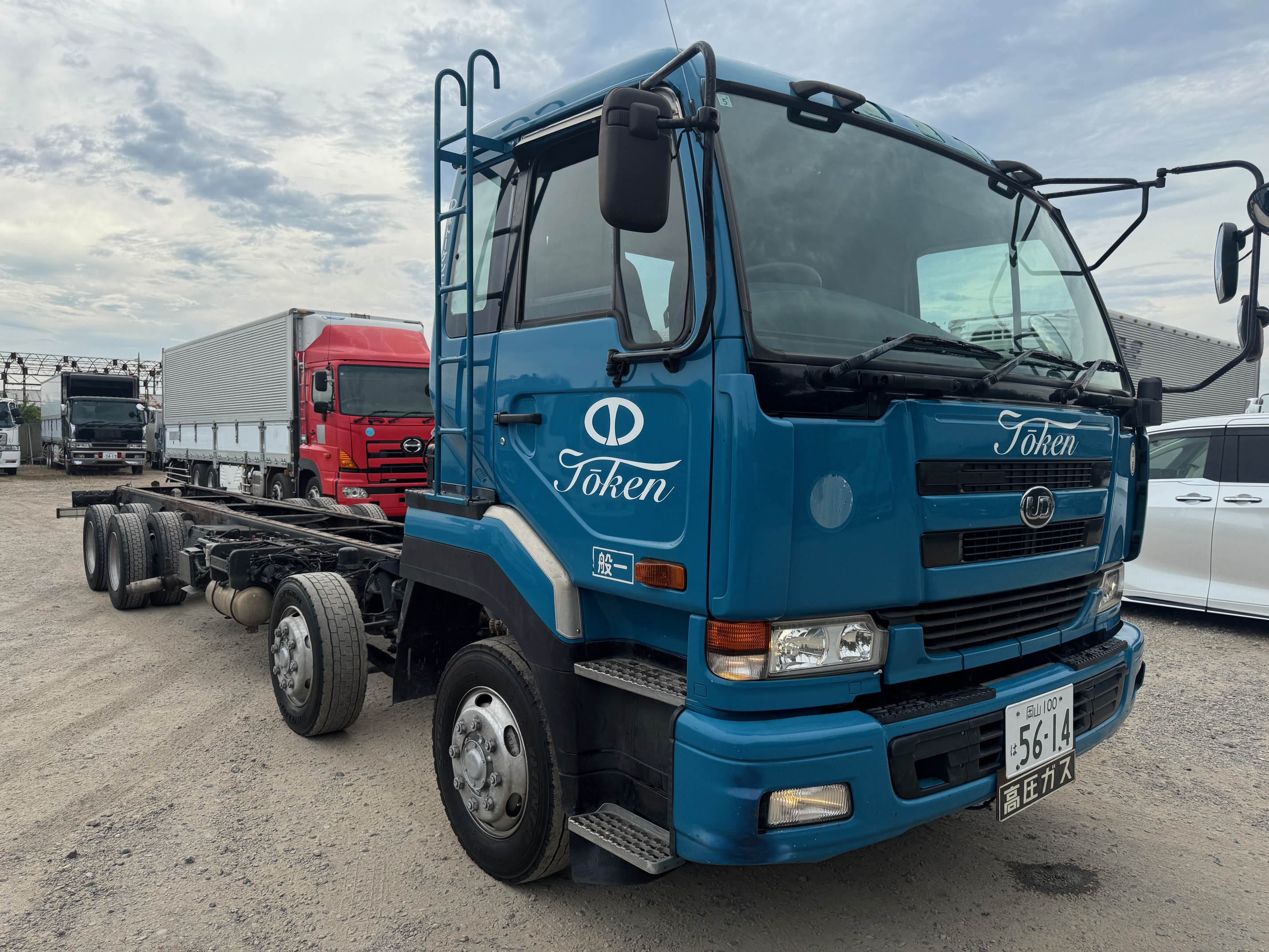 日産UDビックサム★V8　★4軸　★走行少な目