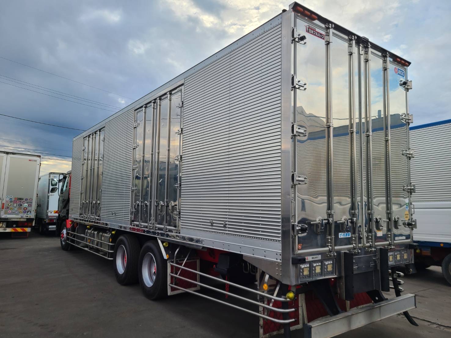 KL-CD55J　リーフサス日産UDビックサム