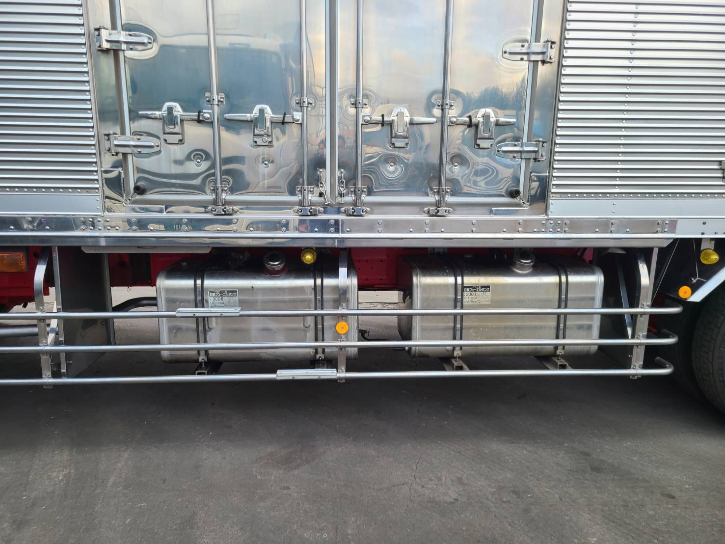 日産UDビックサム