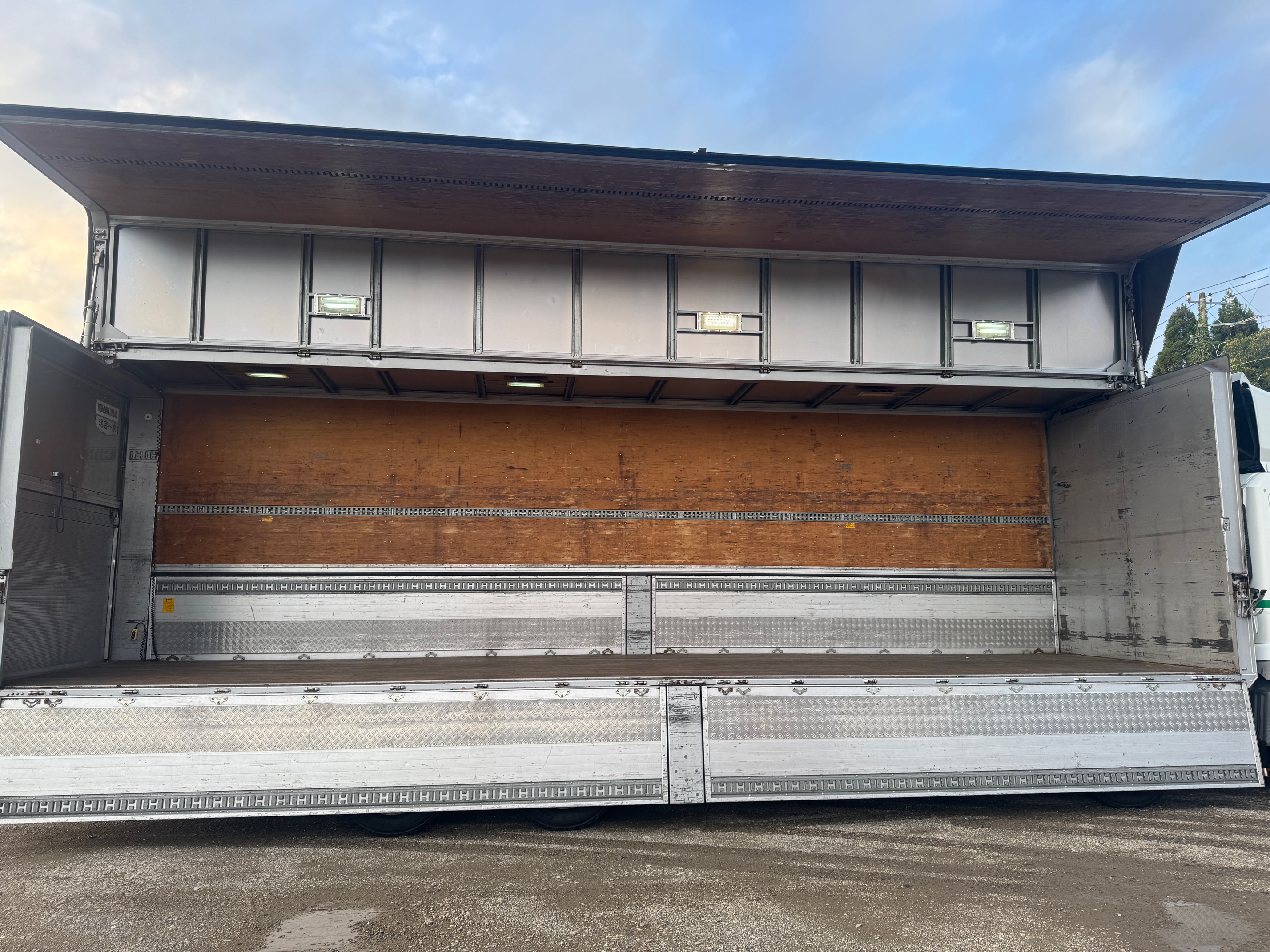 三菱ふそうスーパーグレート