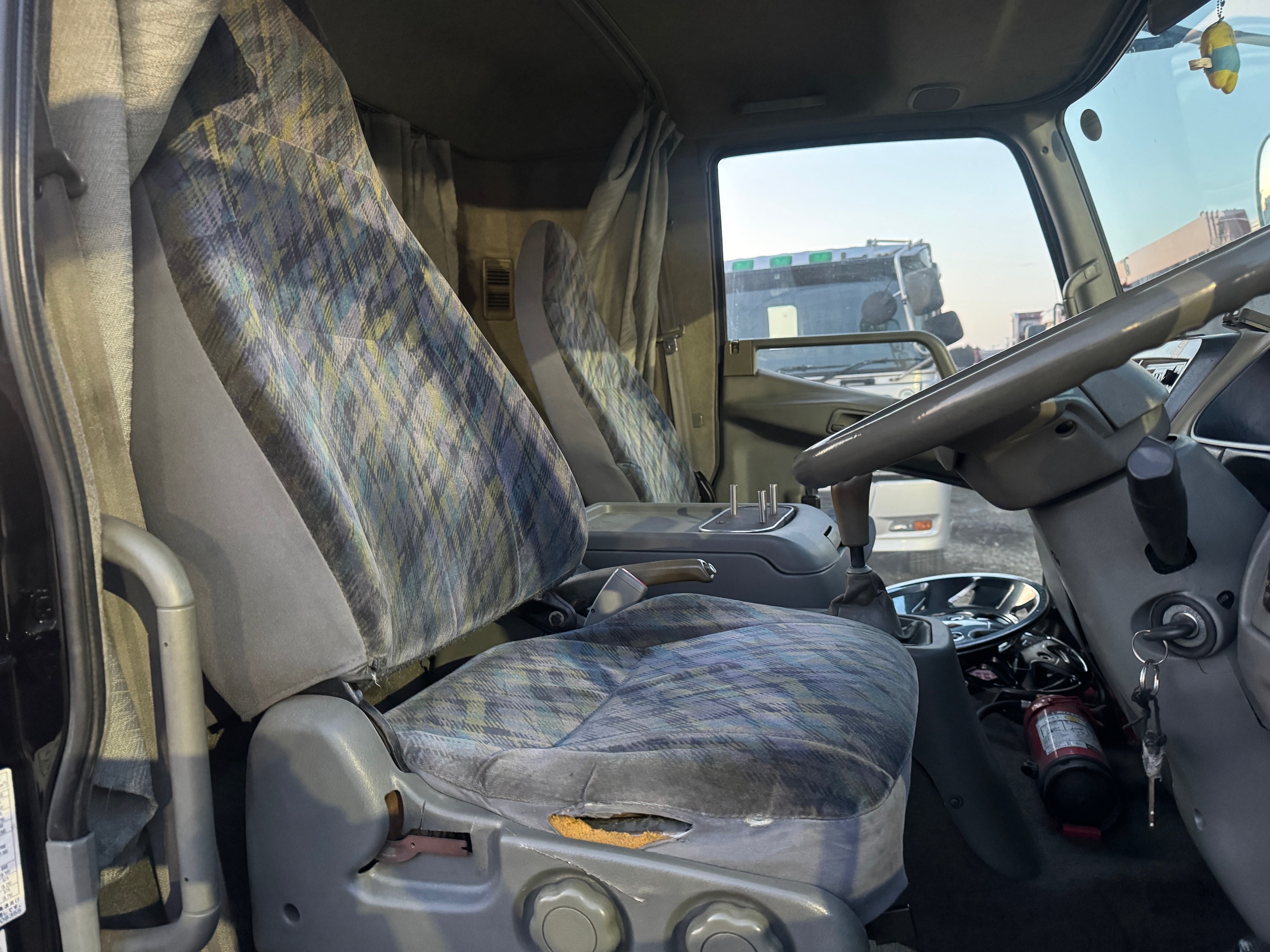 三菱ふそうファイター