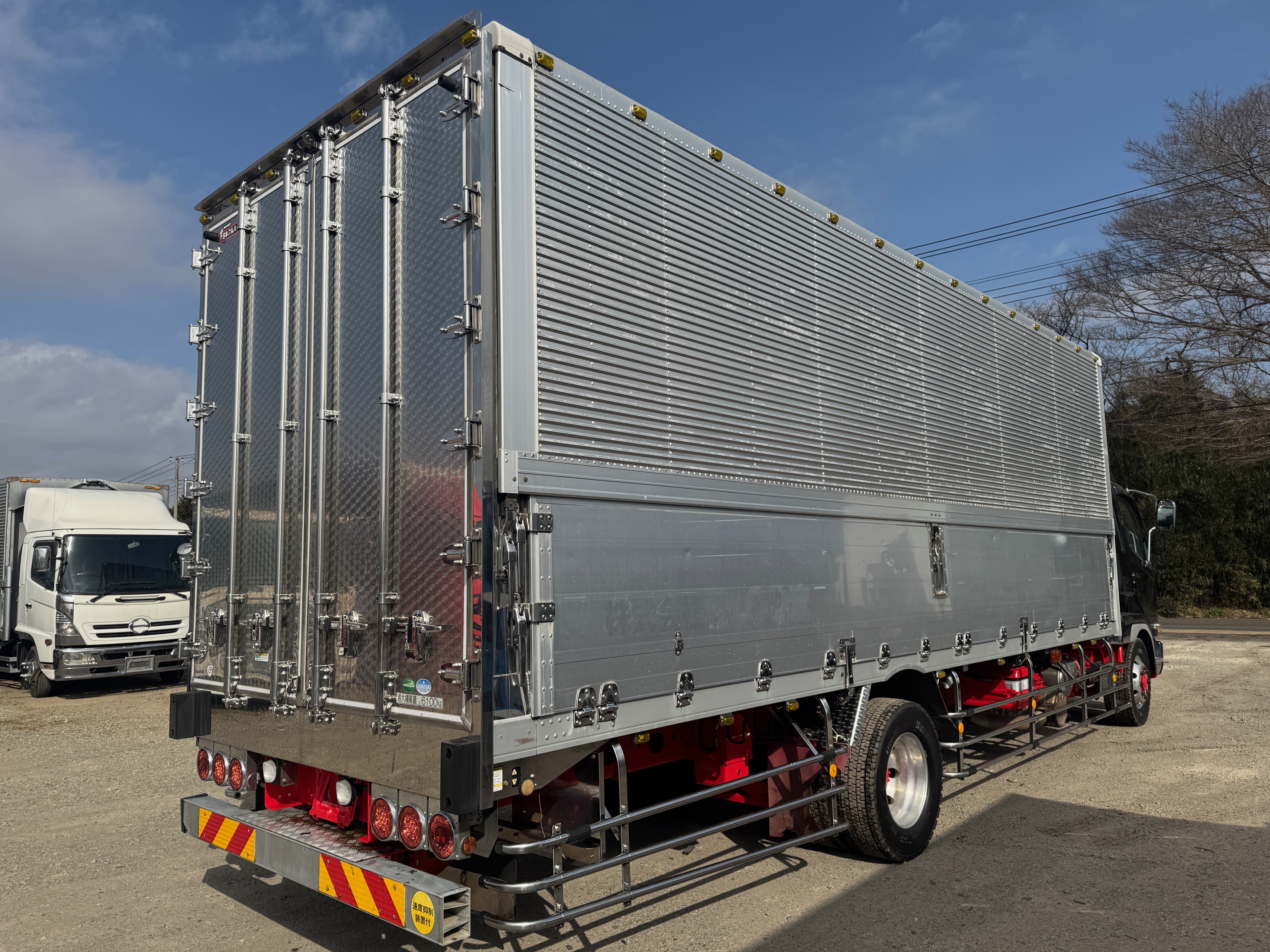 三菱ふそうファイター