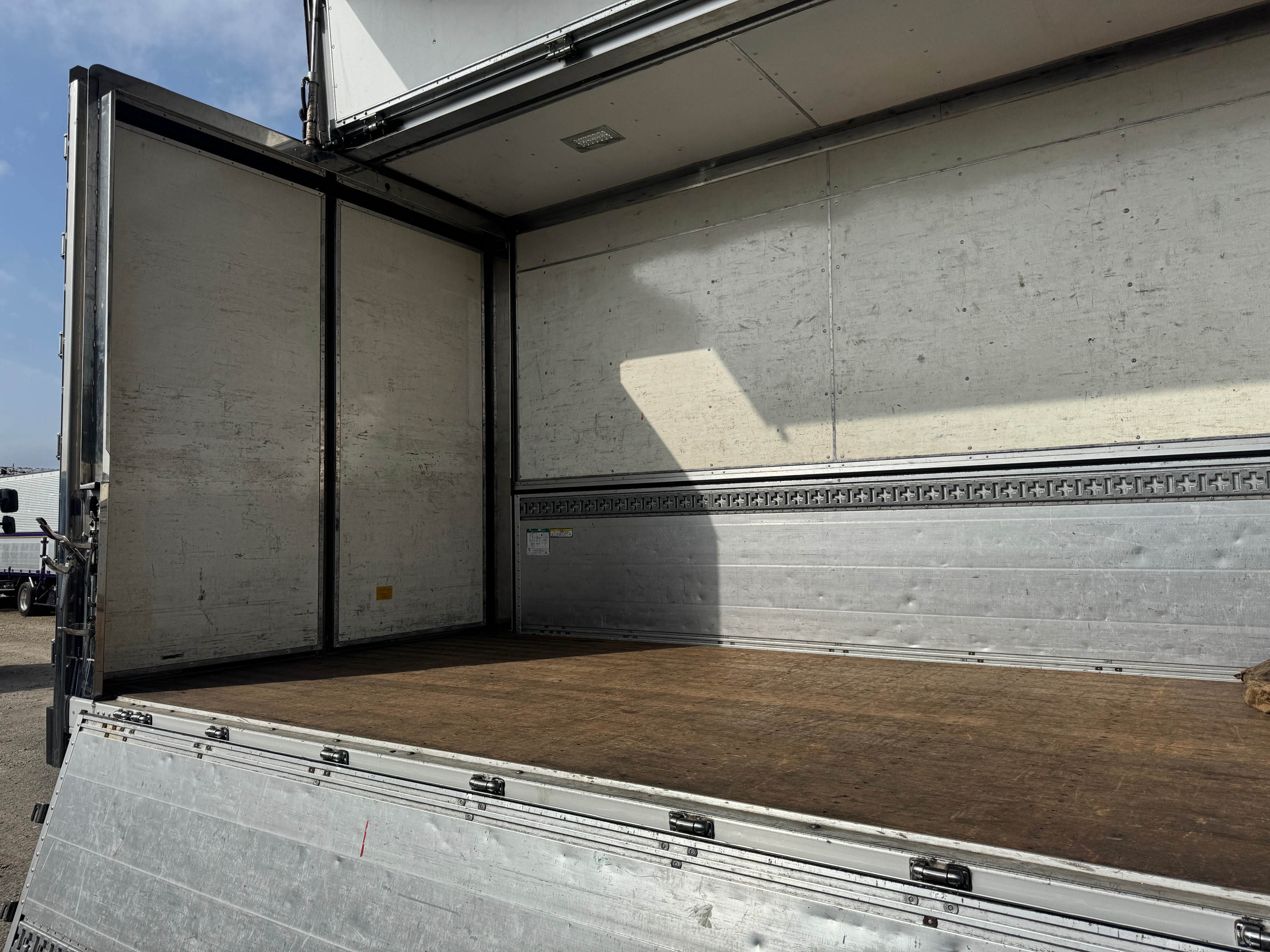 三菱ふそうファイター