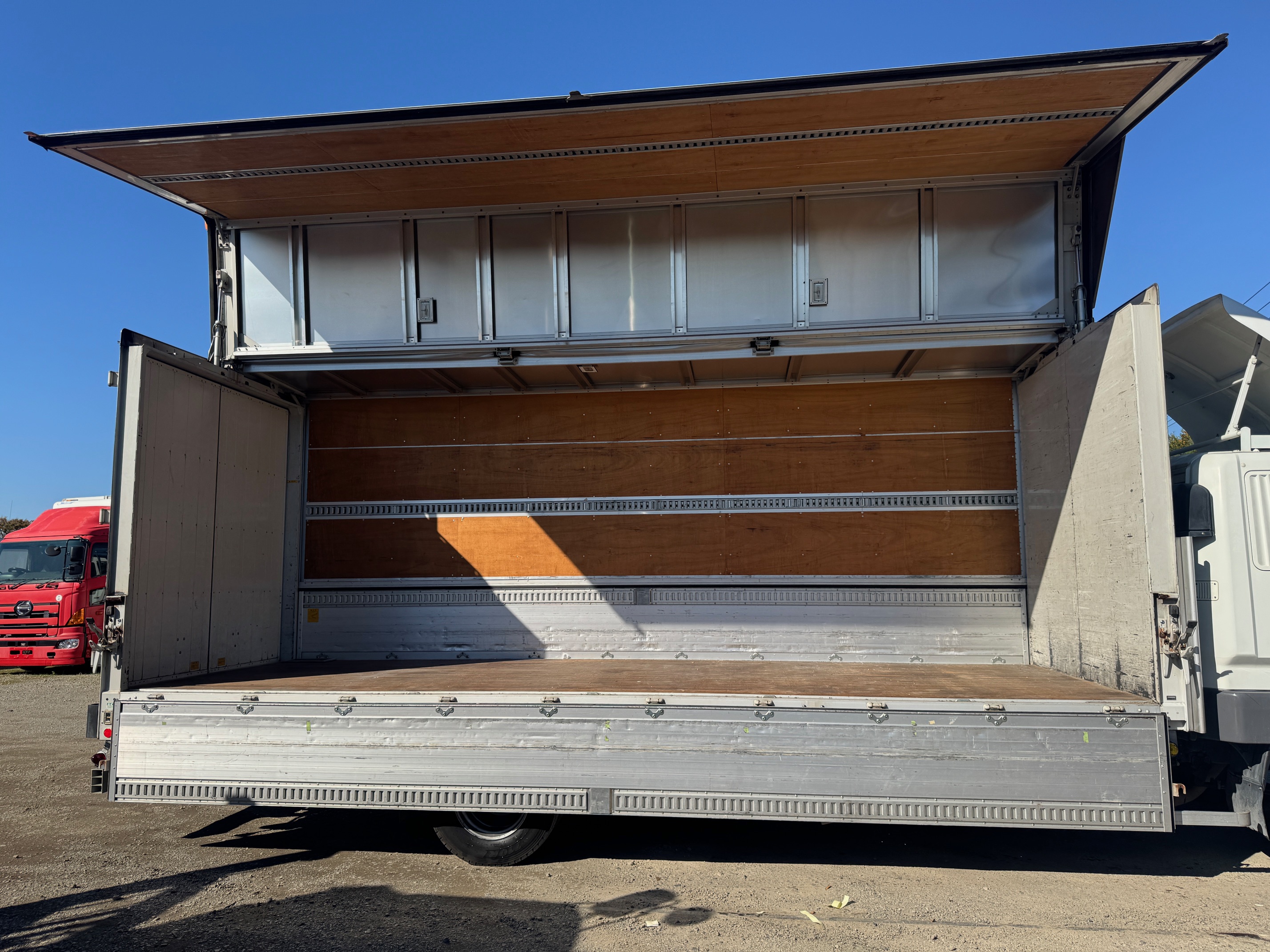 三菱ふそうファイター