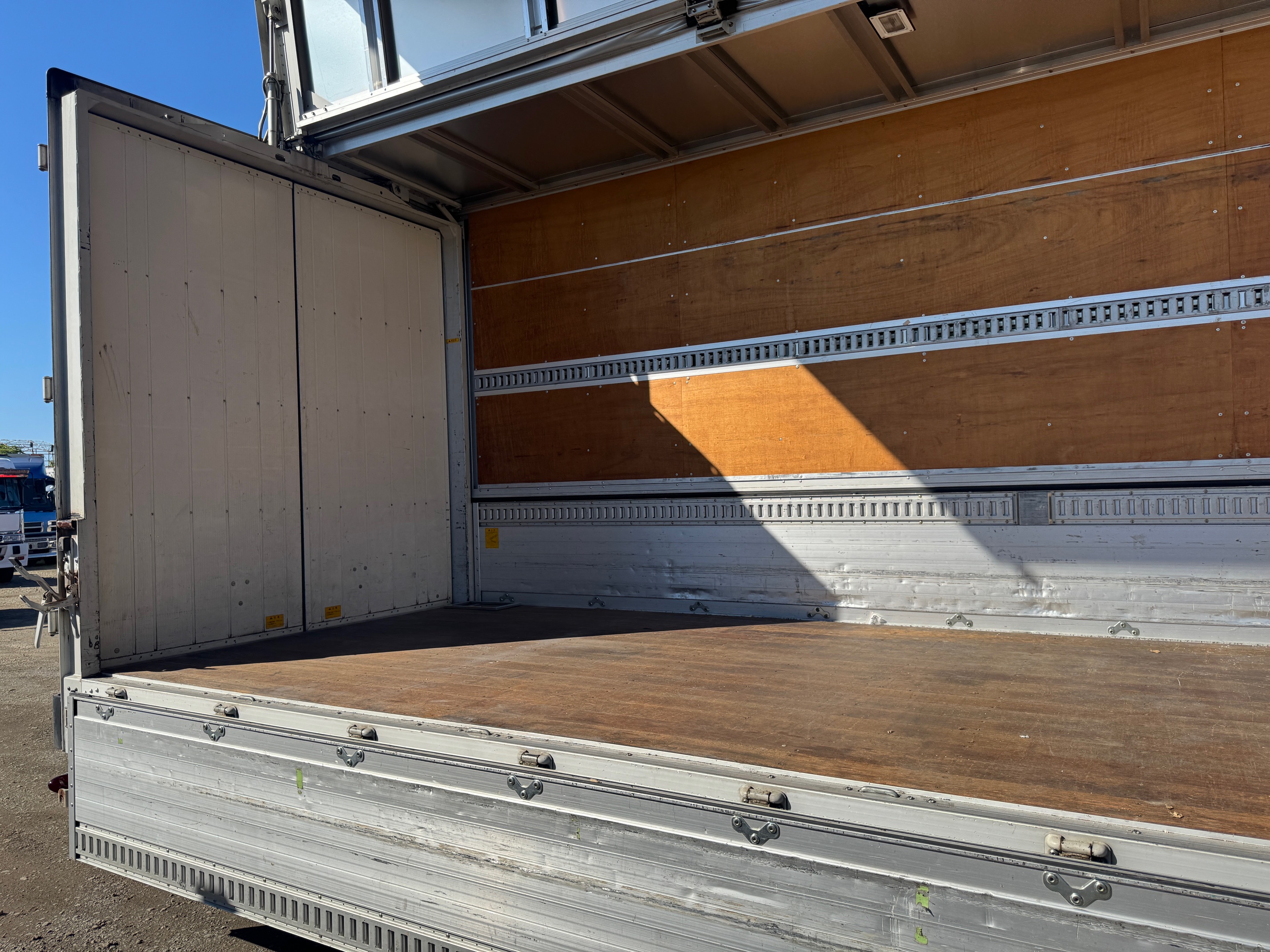 三菱ふそうファイター