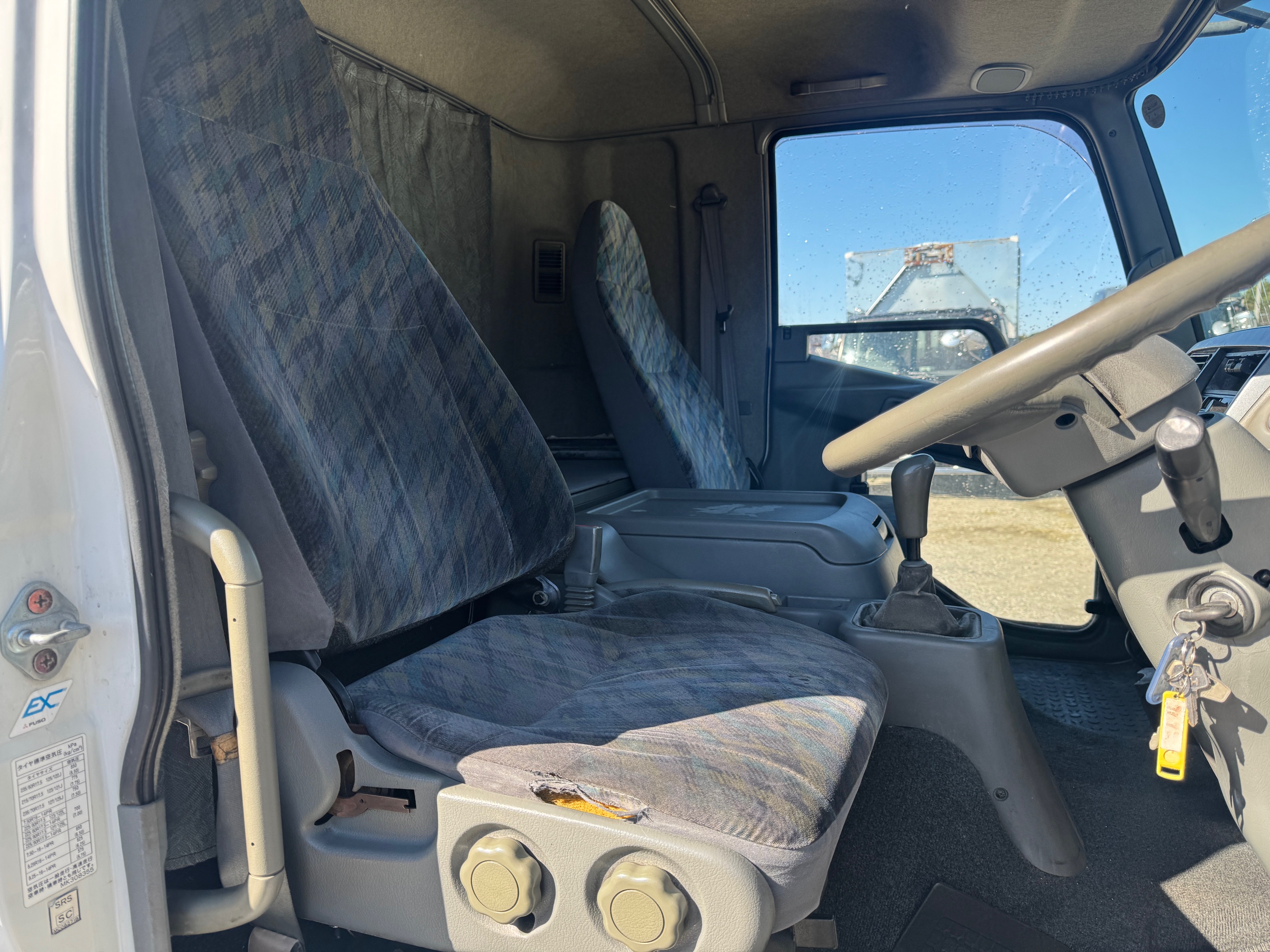 三菱ふそうファイター