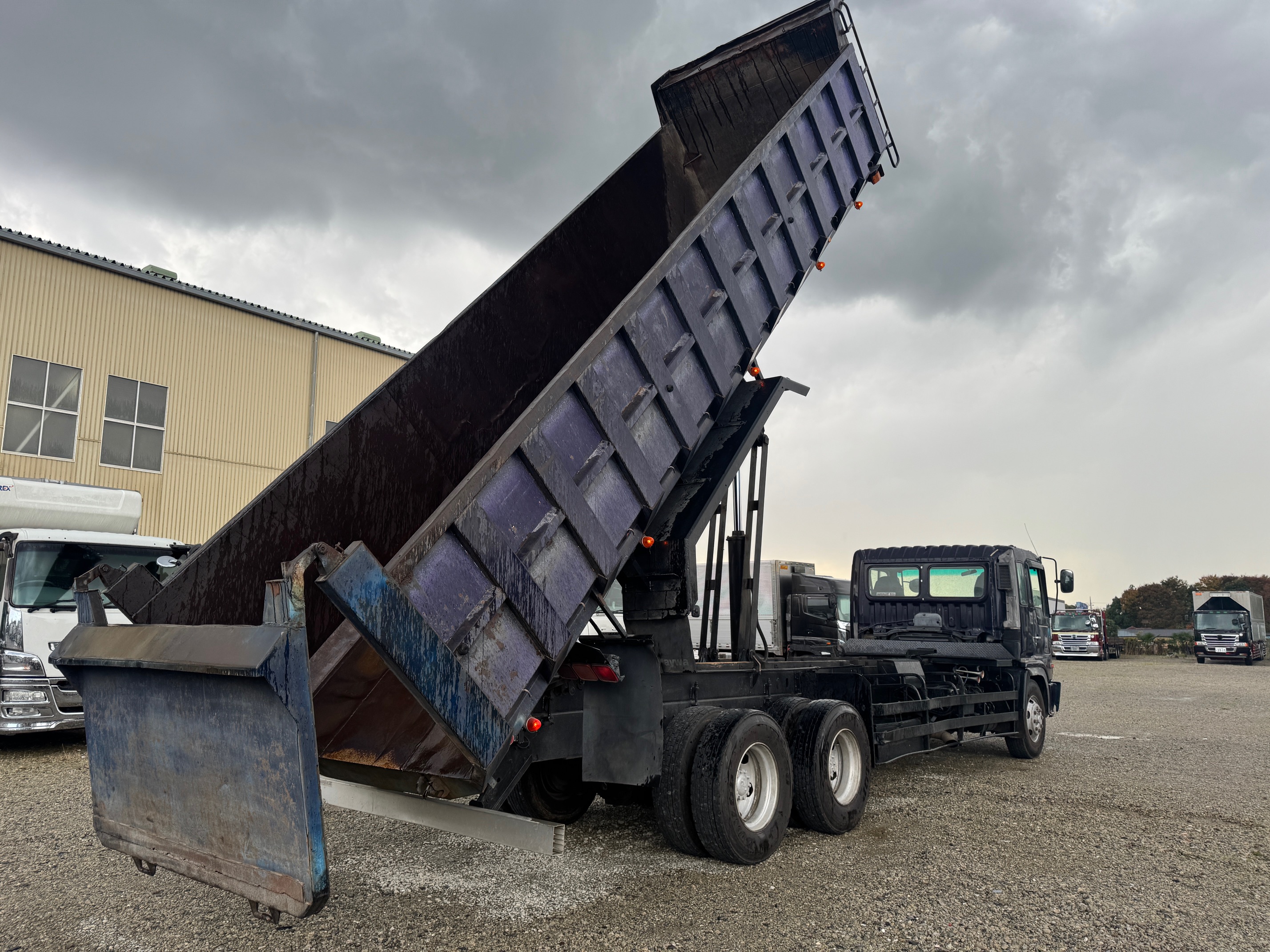 日野プロフィア