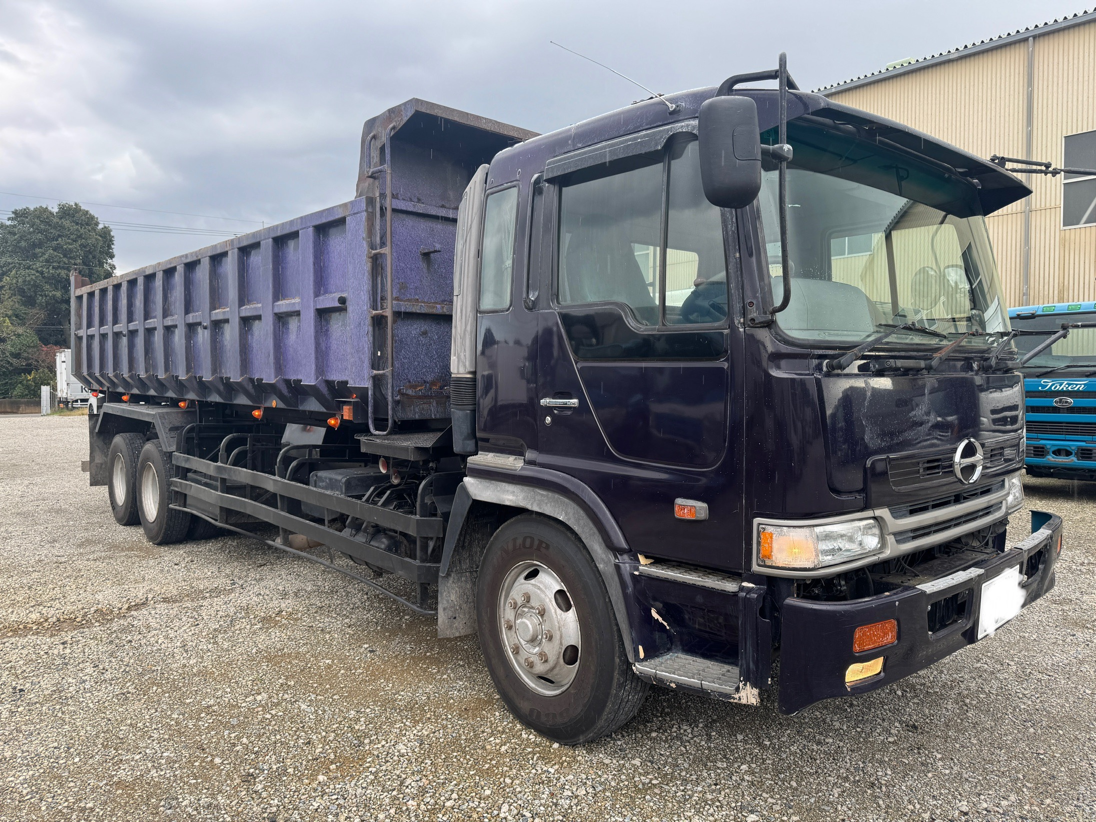 日野プロフィア