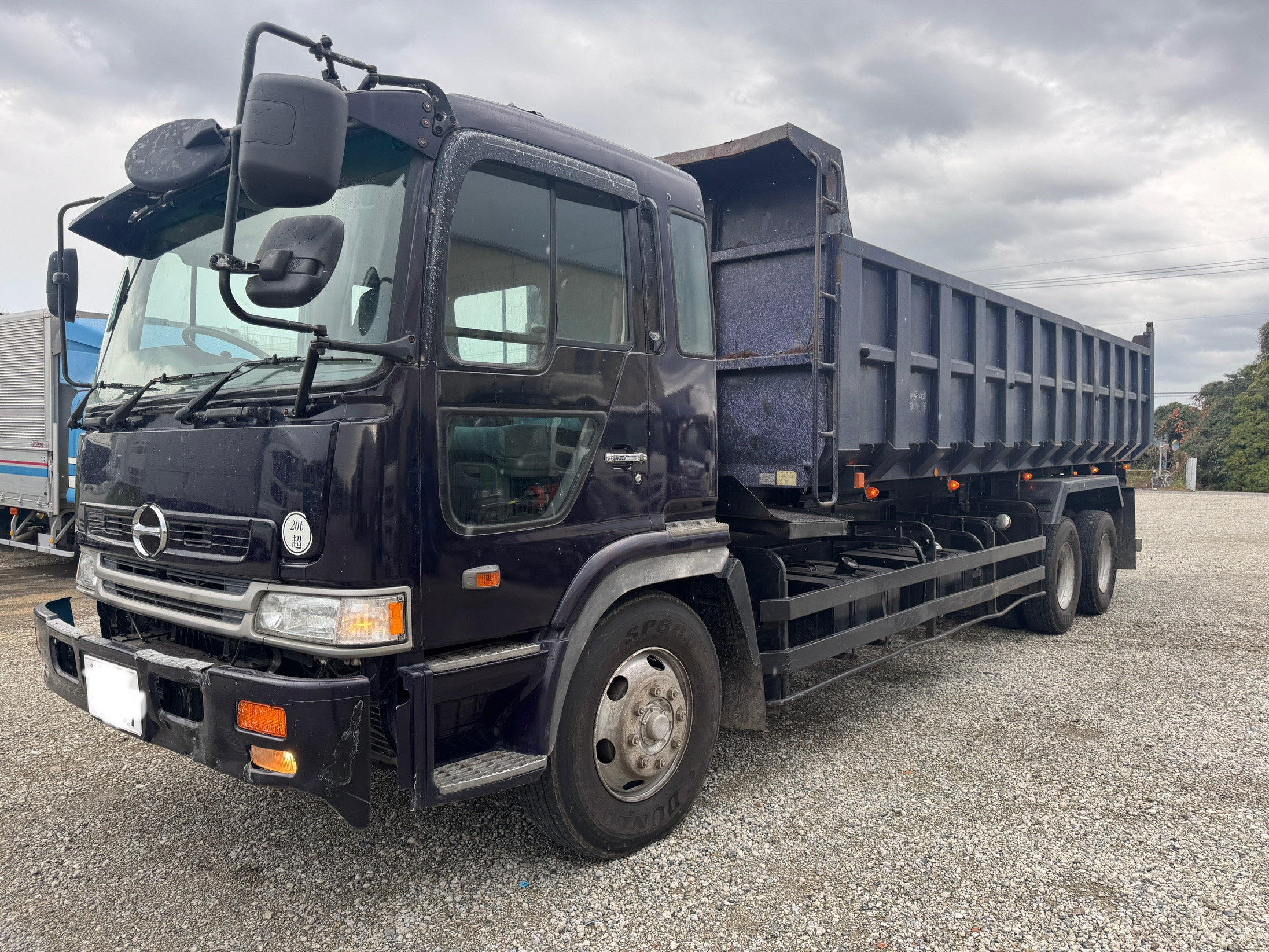 日野プロフィア