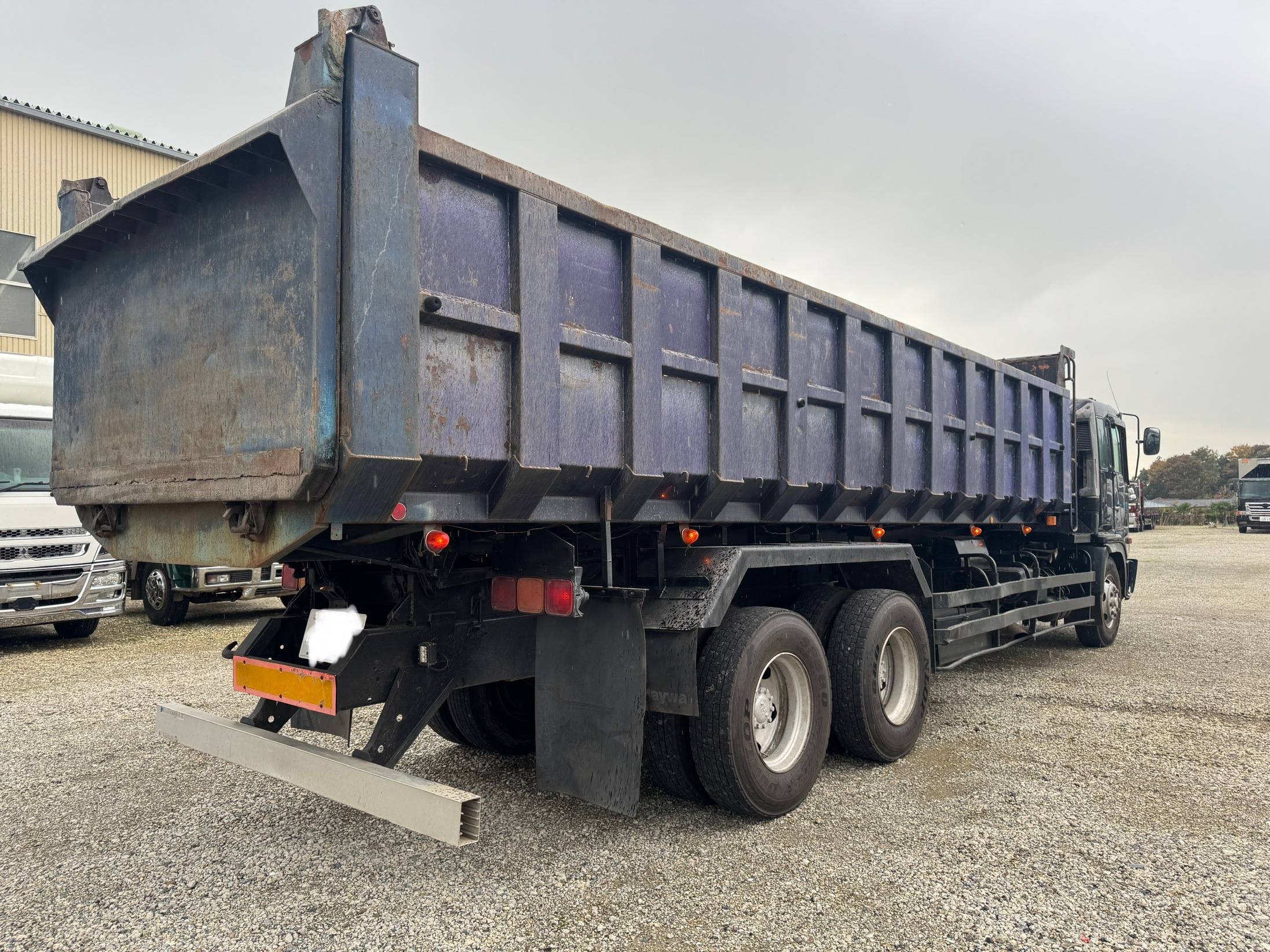 日野プロフィア