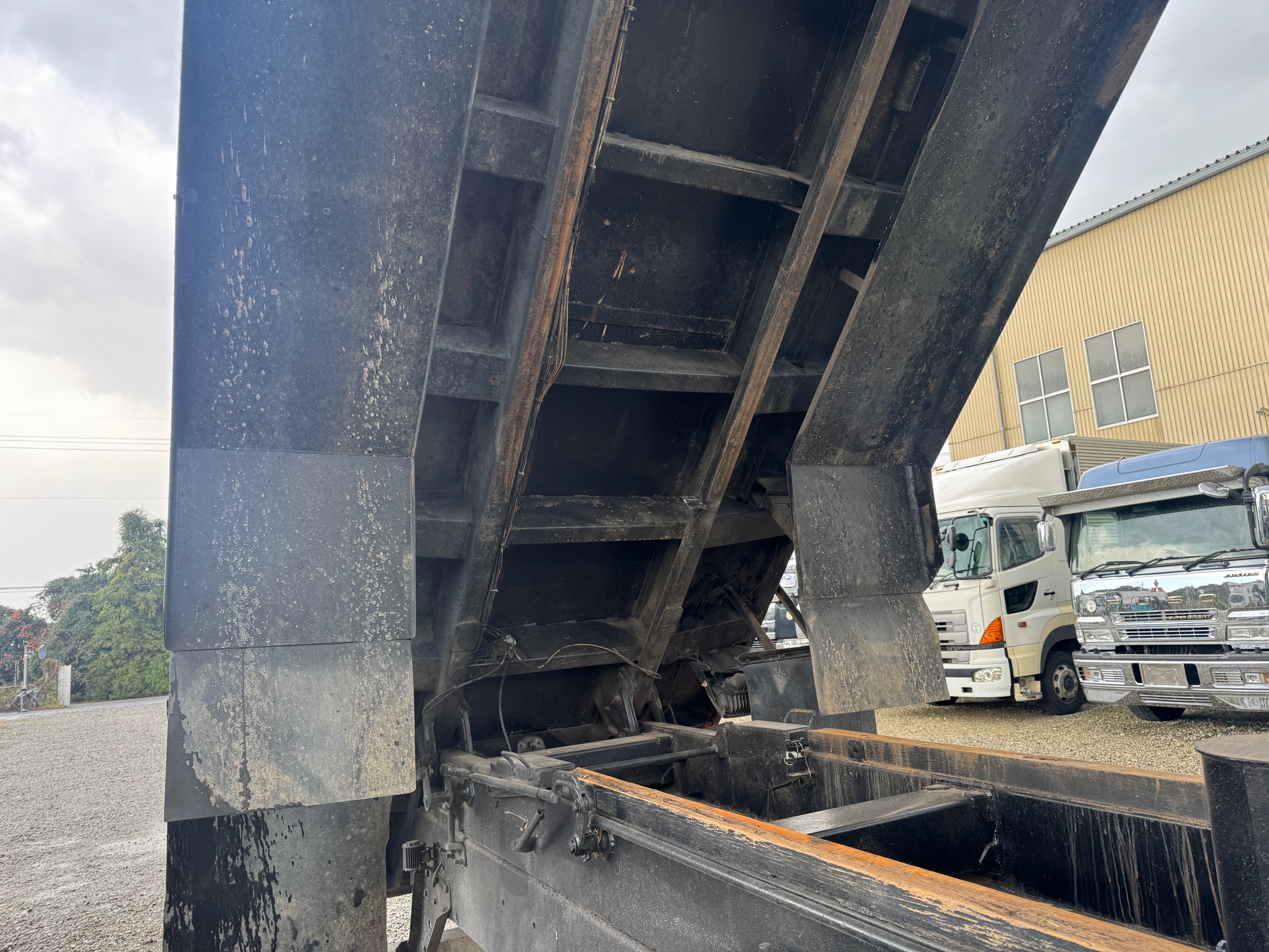 日野プロフィア