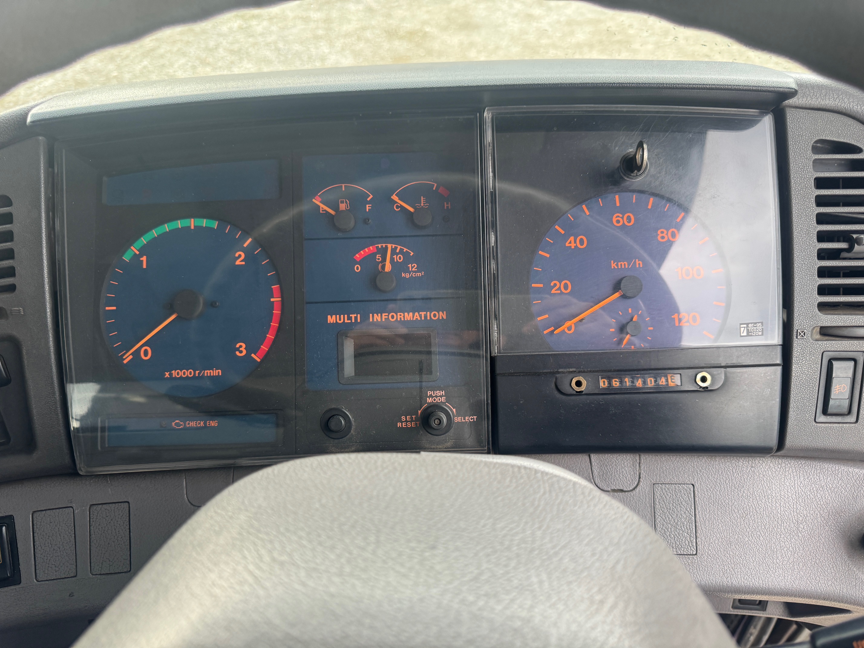 日野プロフィア