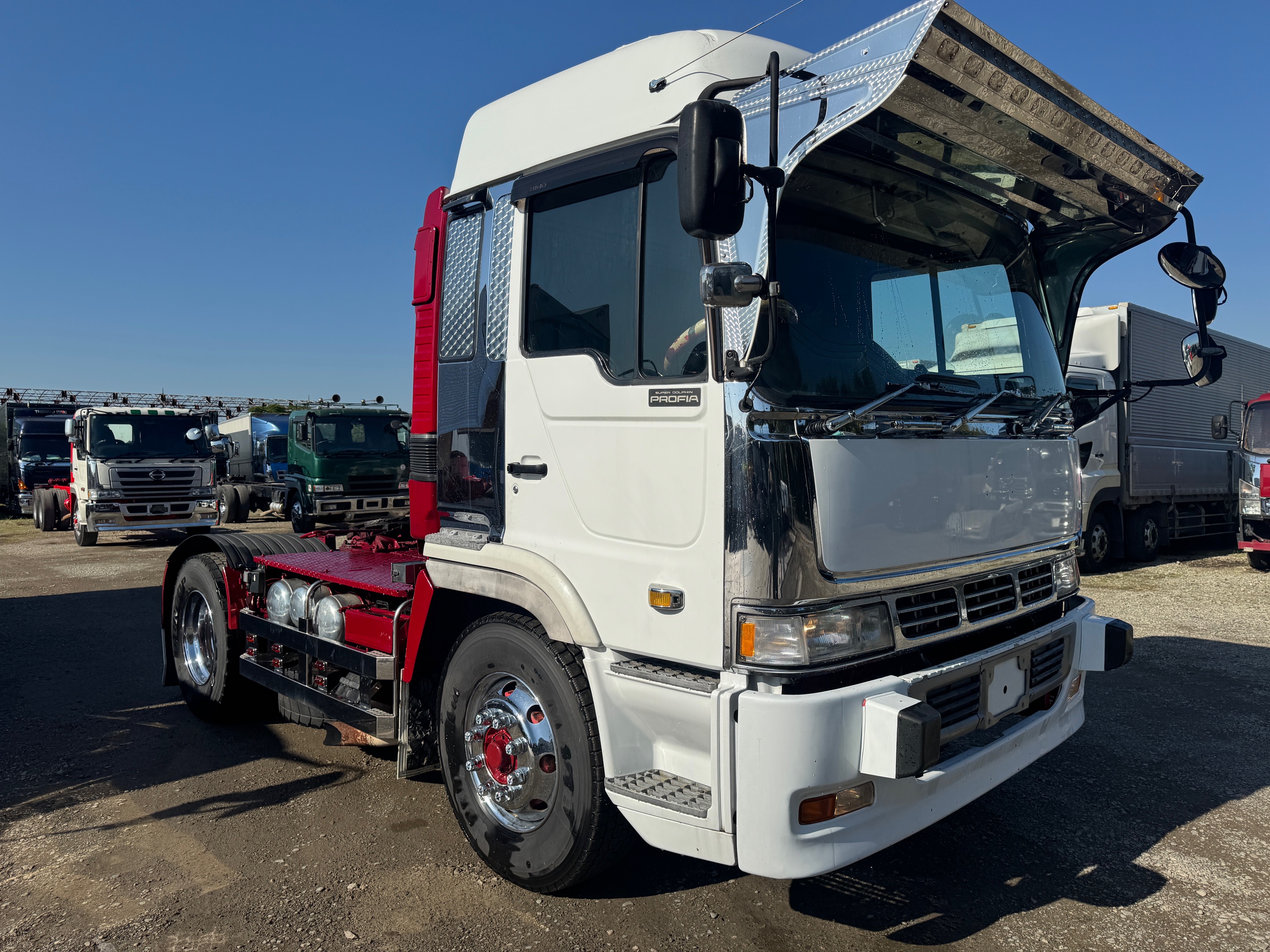 日野テラヴィ★V8　エアサス　★トラクター　★ハイルーフ