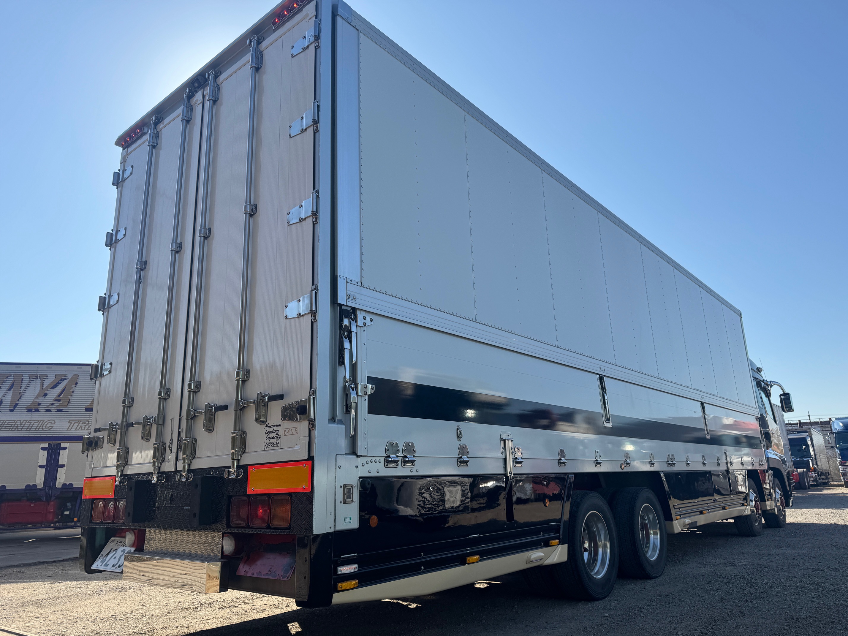 三菱ふそうスーパーグレート