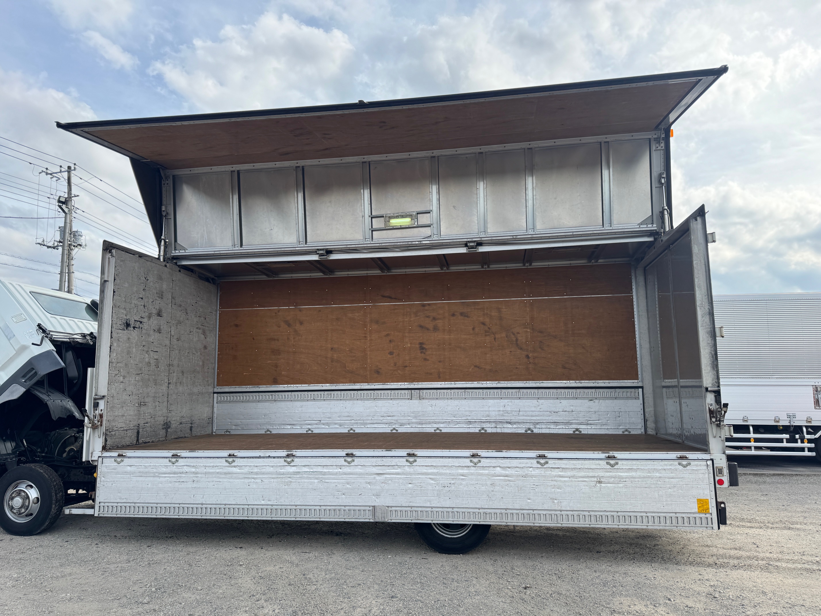 三菱ふそうファイター