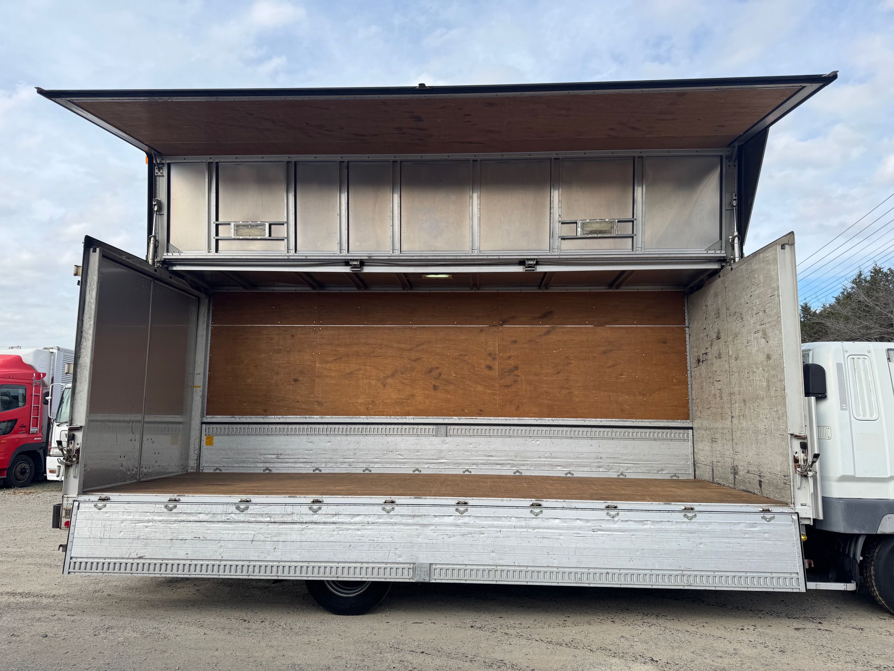 三菱ふそうファイター