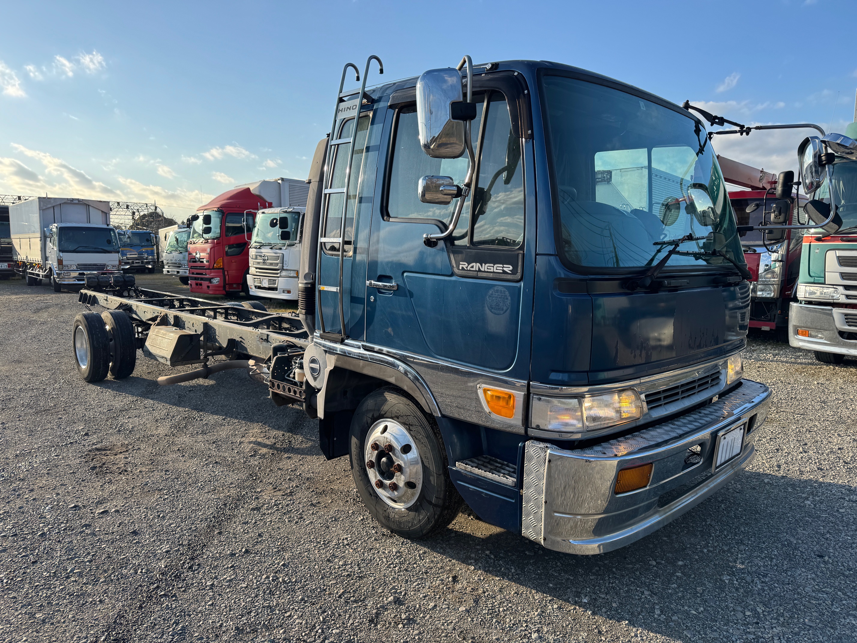 日野ライジングレンジャー★ライジング最終型　★生215馬力　★並幅6700シャシ