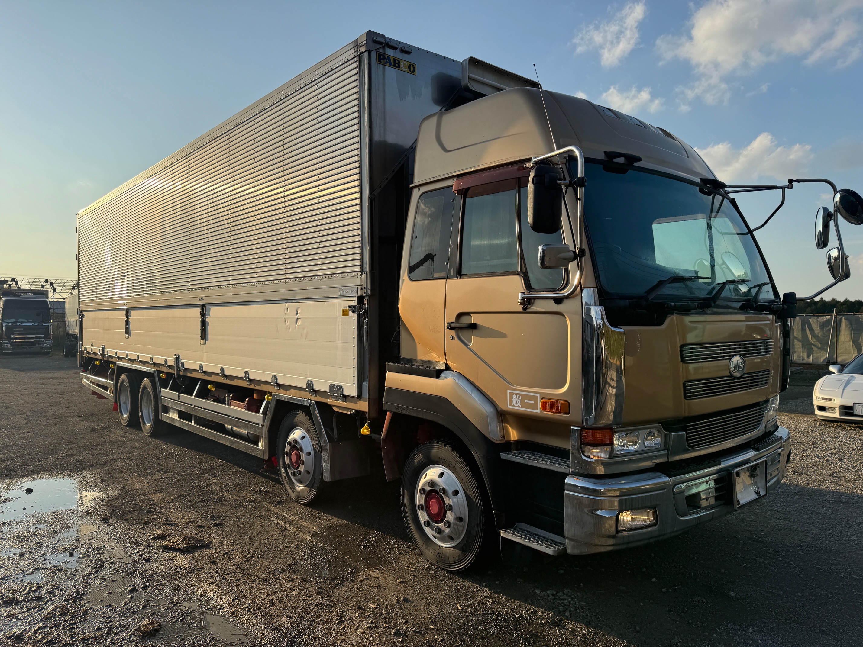 日産UDビックサム