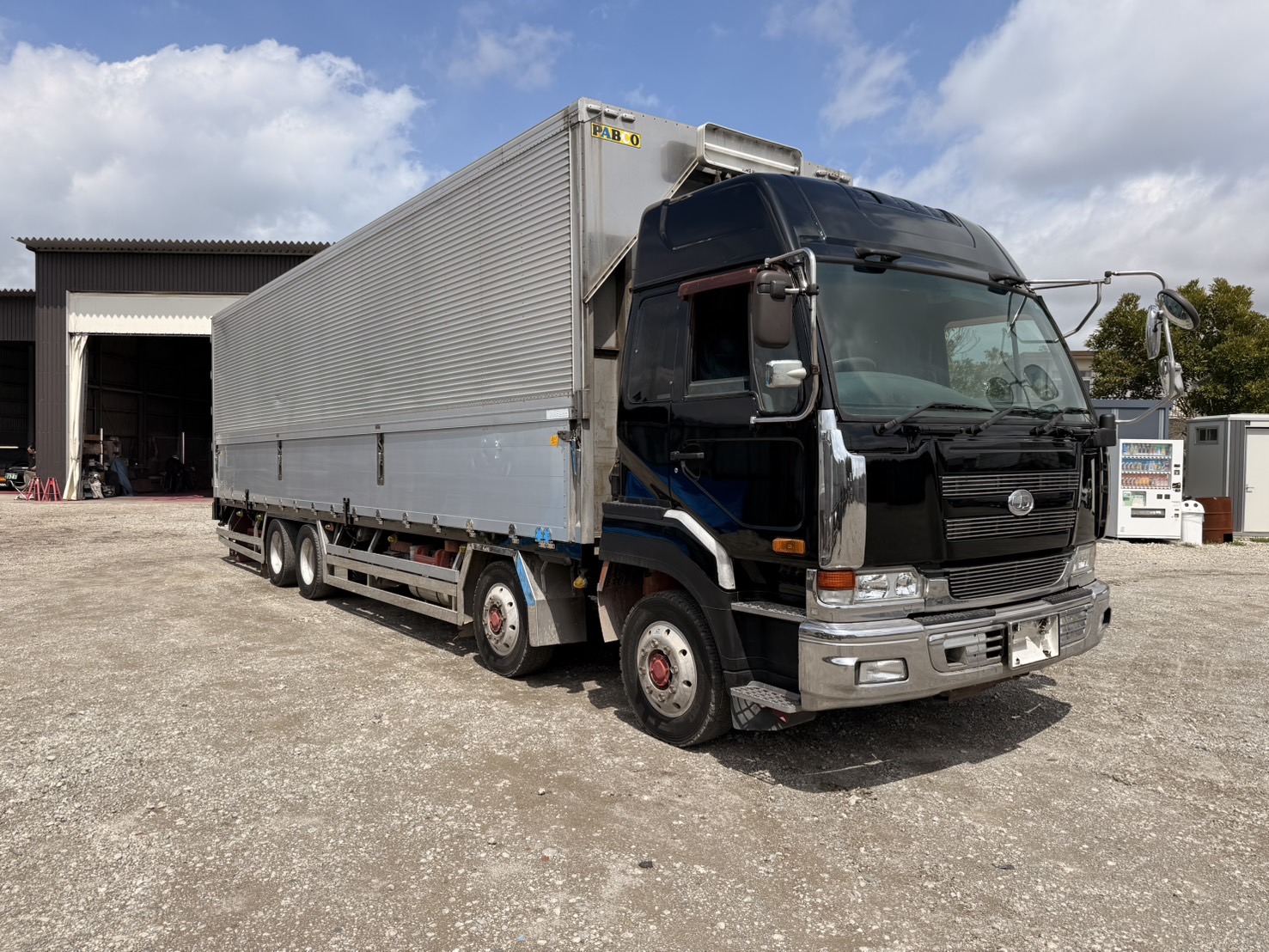 日産UDビックサム★ハイルーフ　★V8　★エアサス　★4軸ウイング