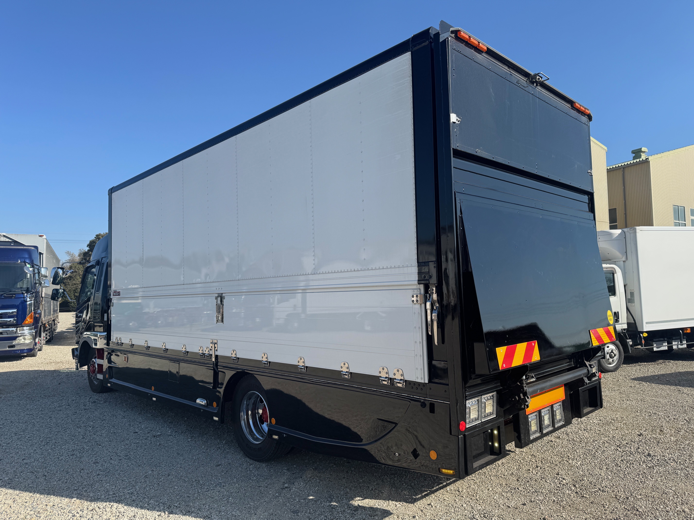 三菱ふそうファイター