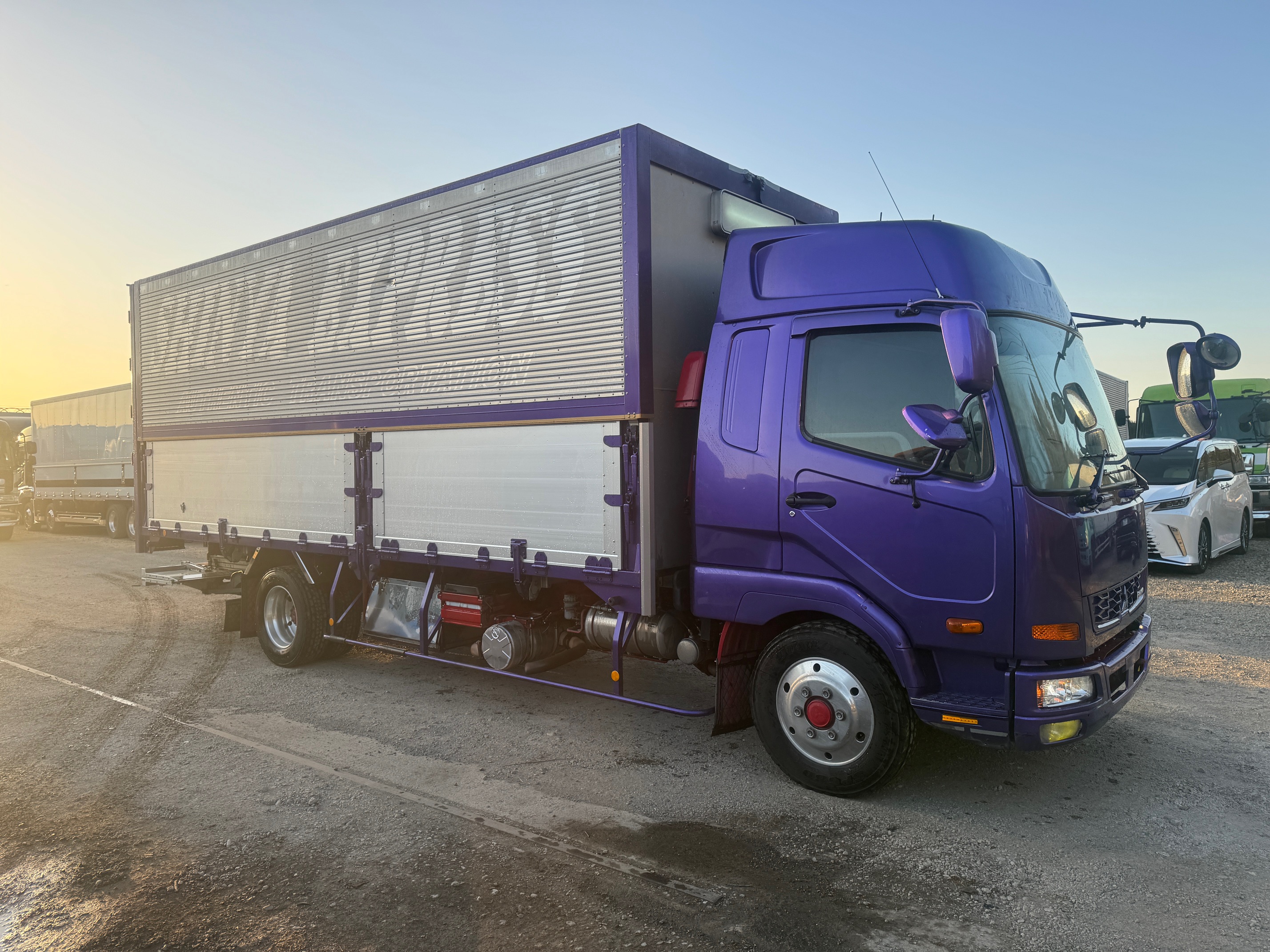 三菱ふそうファイター★6200セミワイドウイング　★ハイルーフ　★格納ゲート　★90アオリ