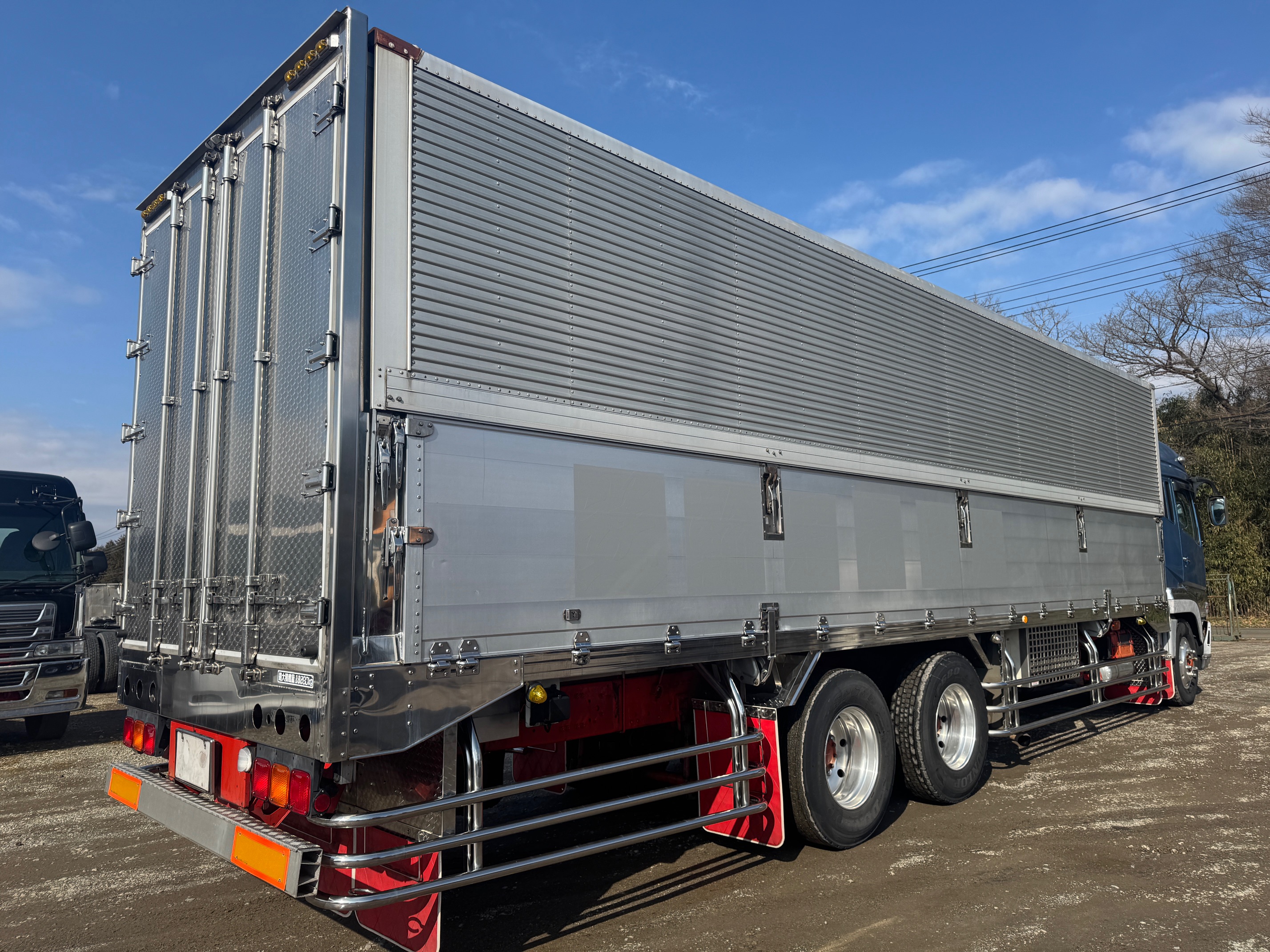 三菱ふそうスーパーグレート