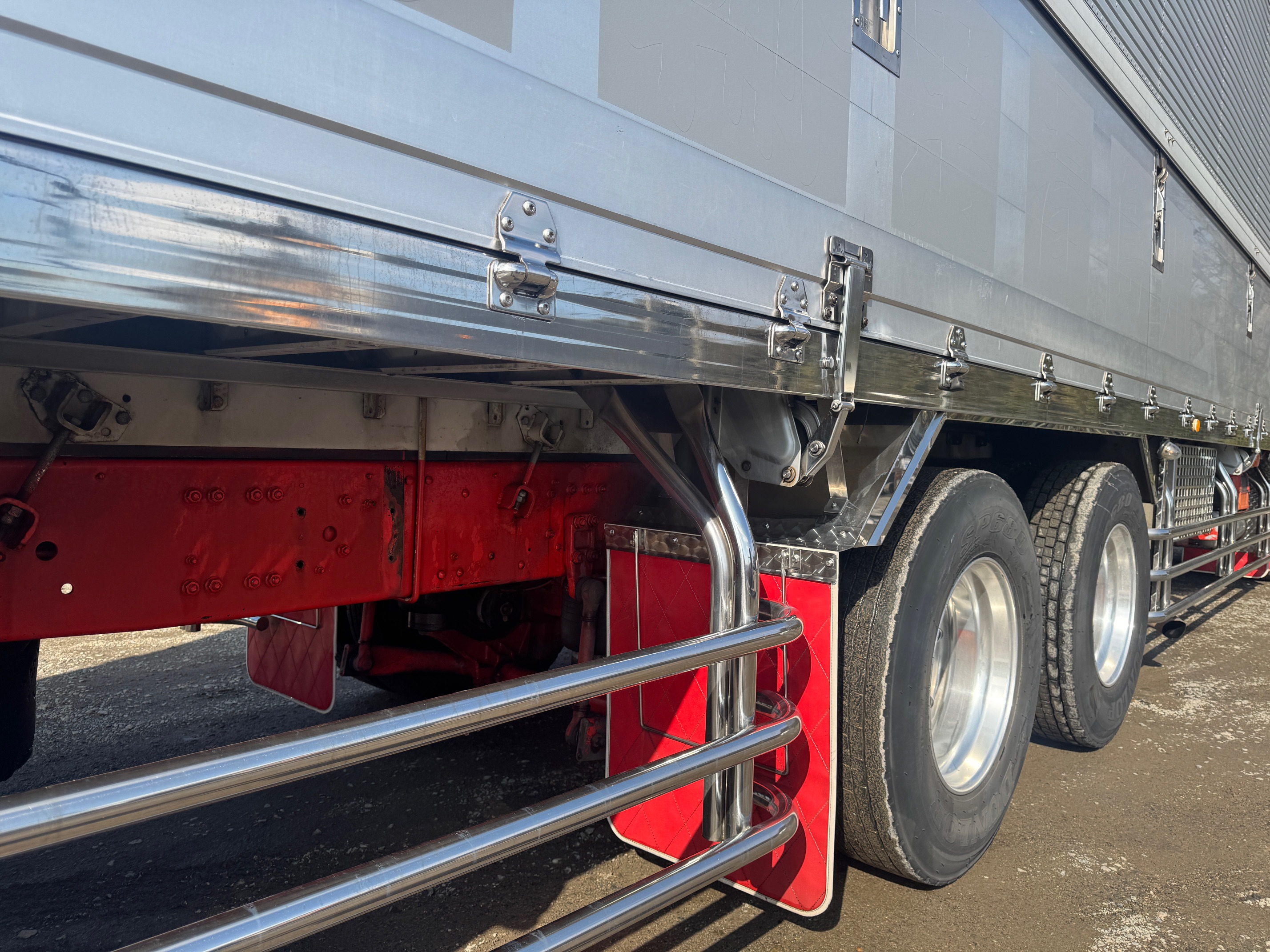 三菱ふそうスーパーグレート