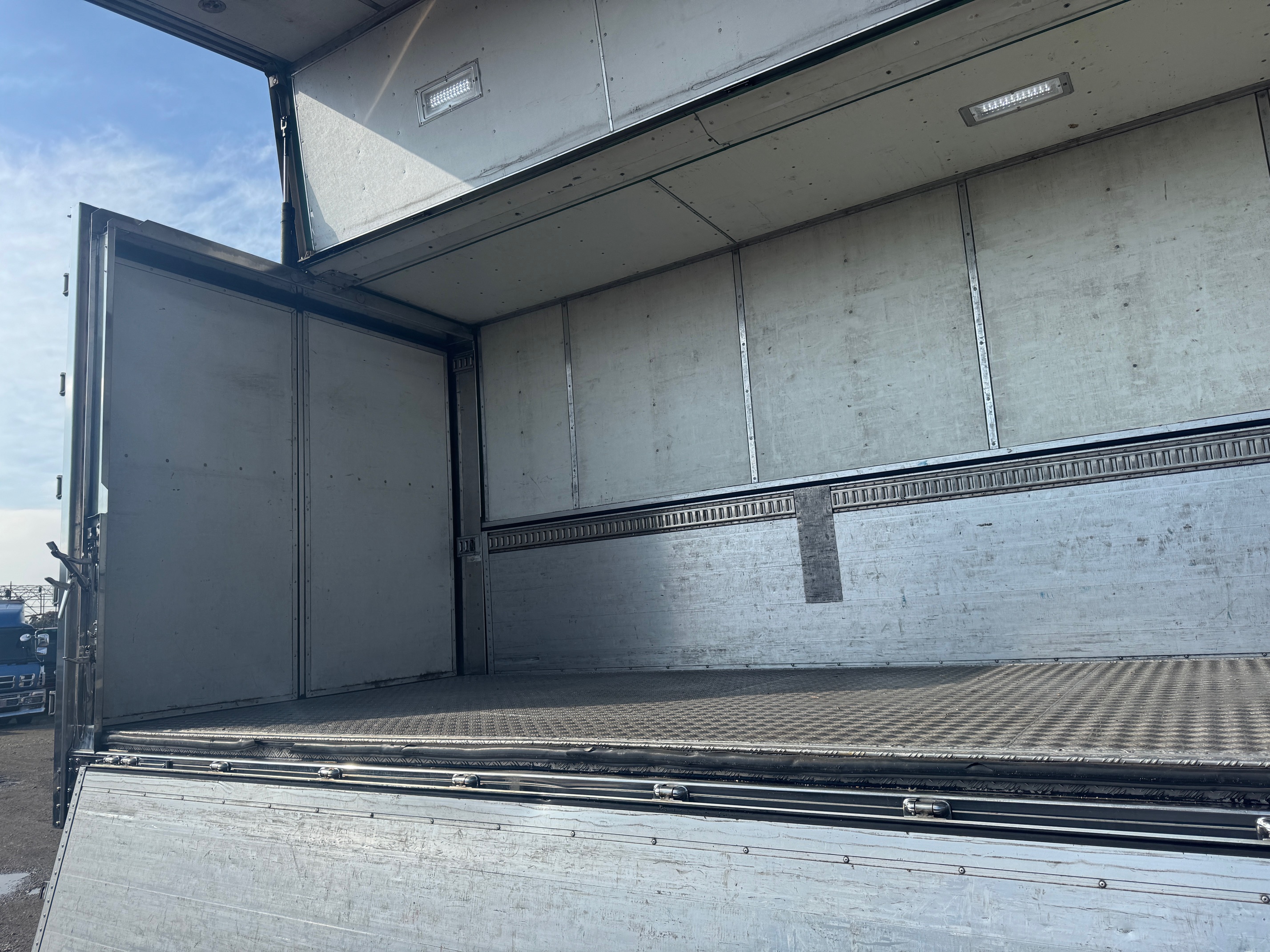 三菱ふそうスーパーグレート