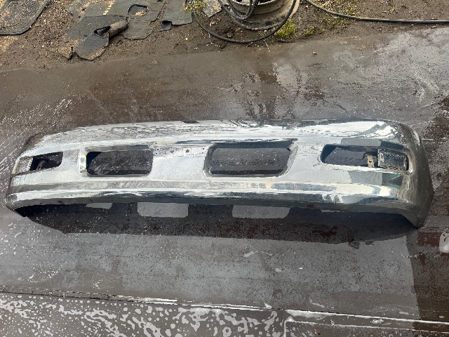 ★210だから並幅ですね　★スペレンメッキバンパー