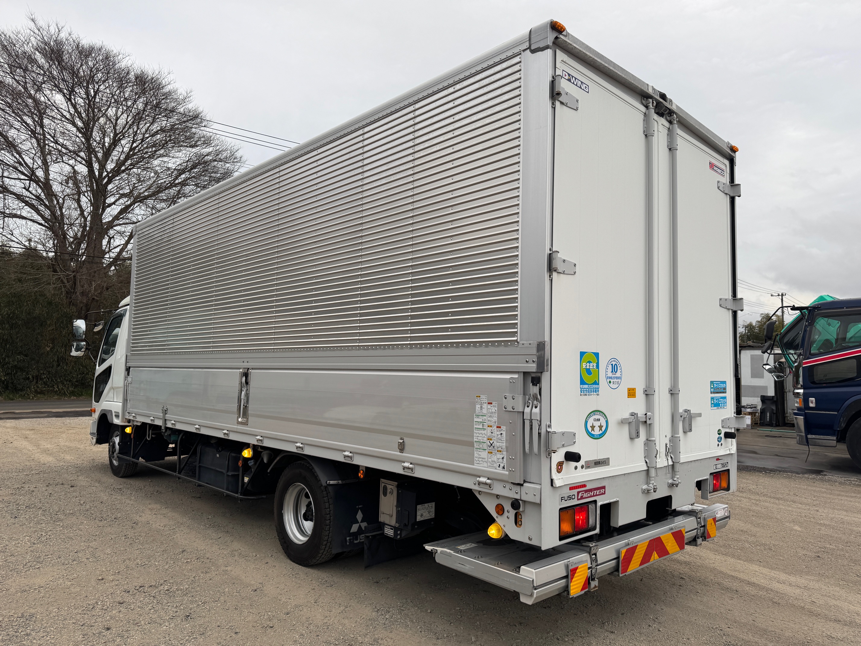 三菱ふそうファイター