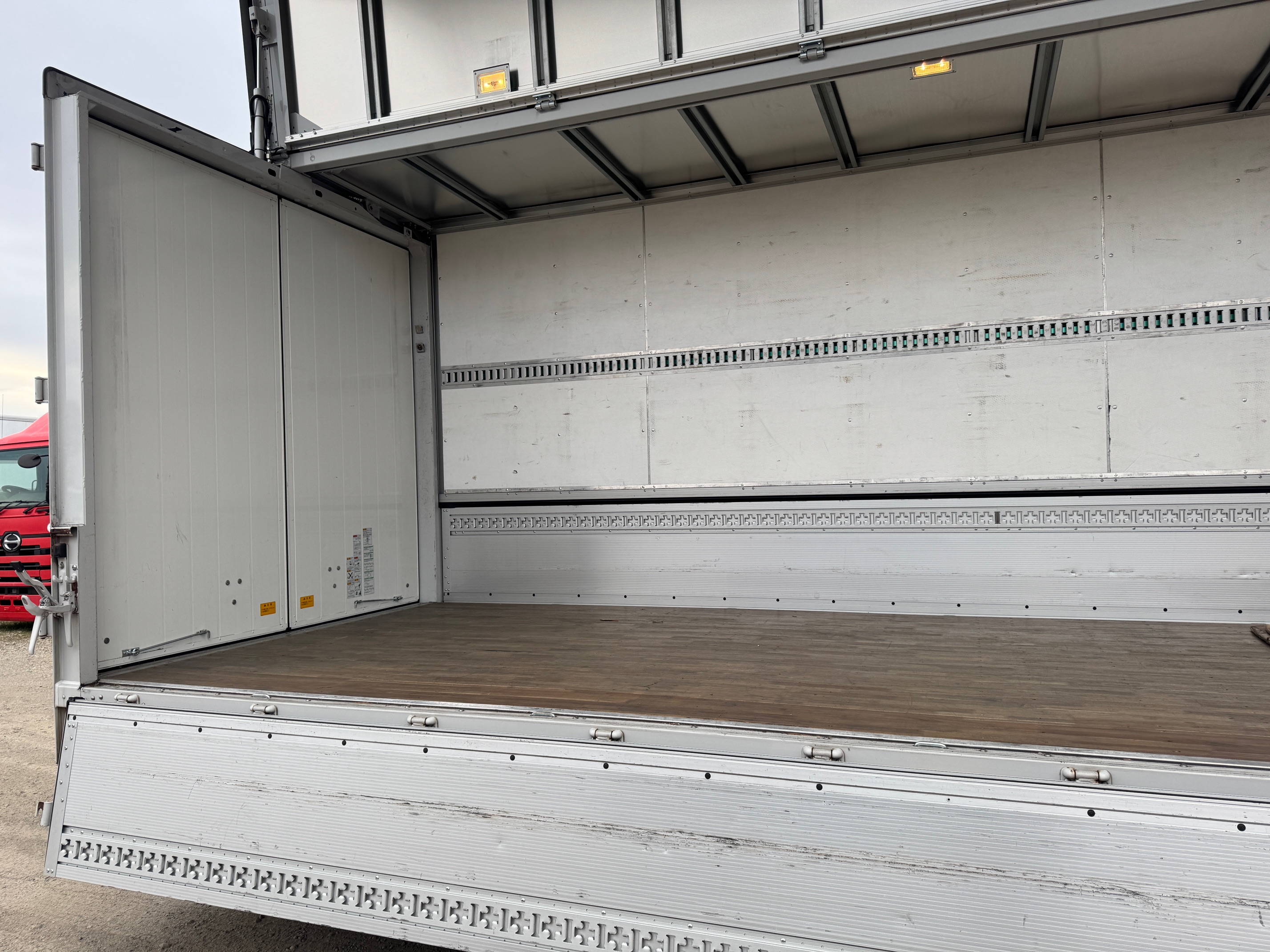 三菱ふそうファイター