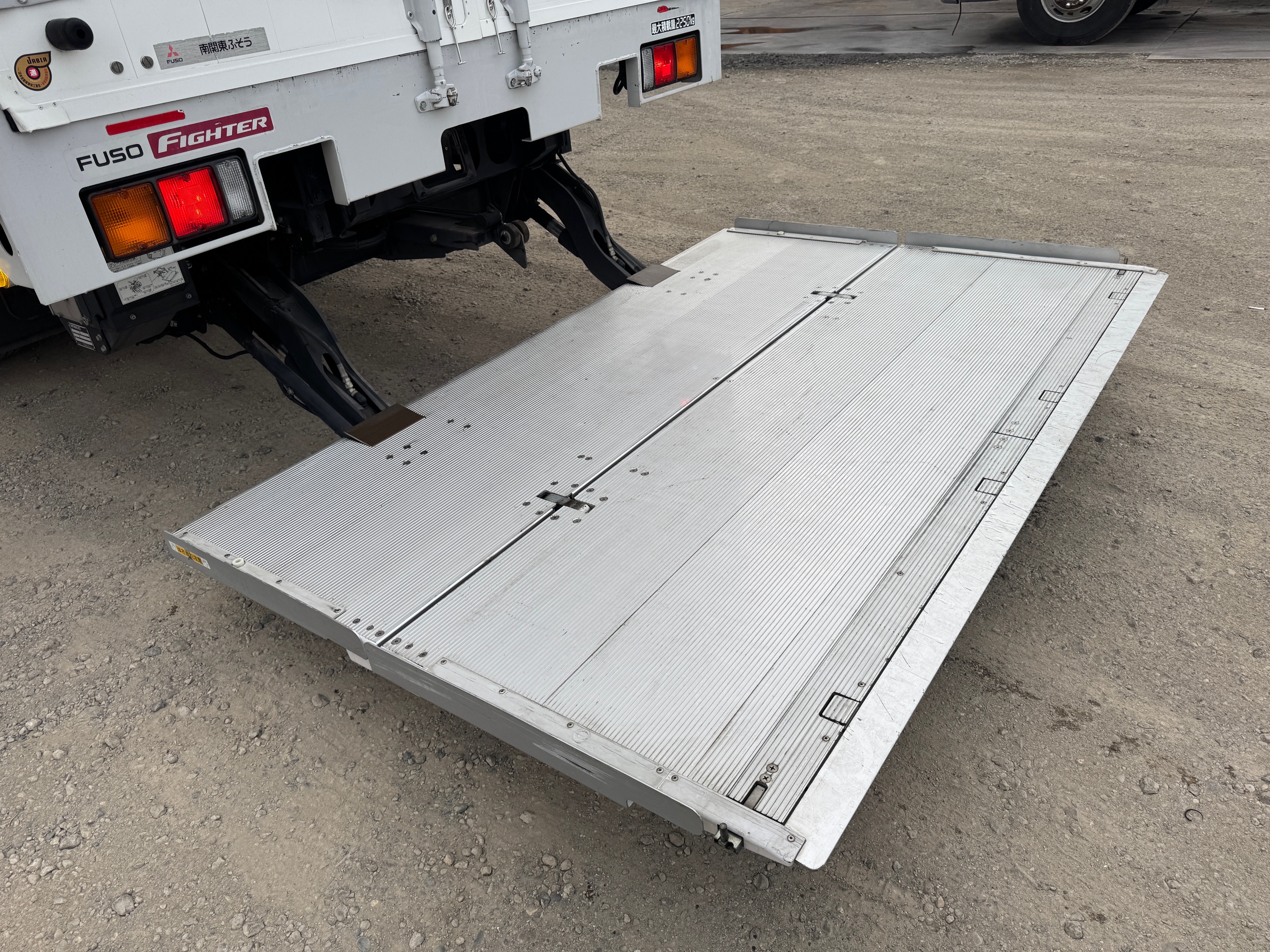 三菱ふそうファイター